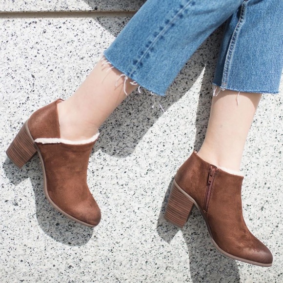 Texas Brown Faux Shearling Lined Ankle Booties - Picture 2 of 5
